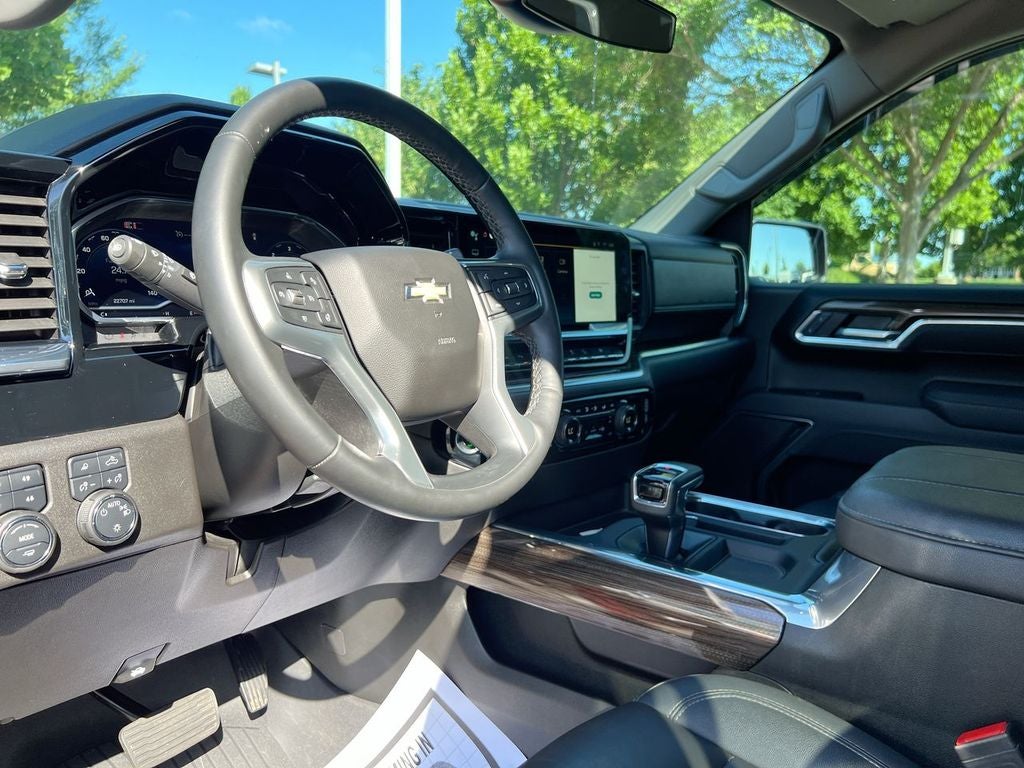 2025 Chevrolet Silverado LT