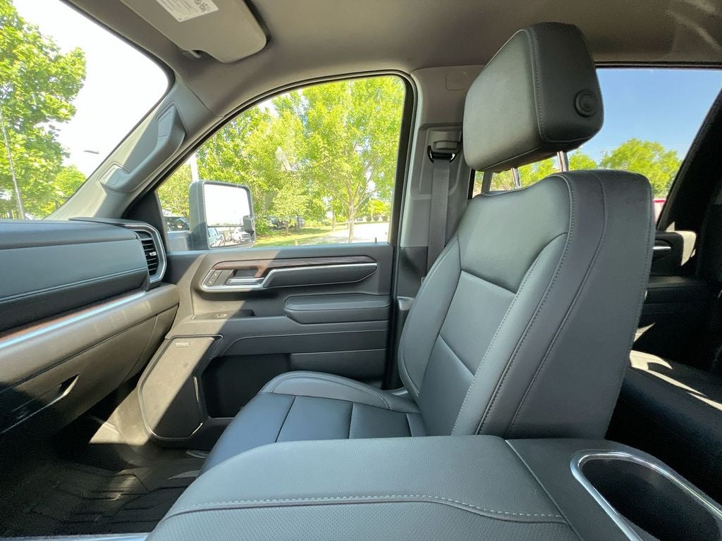 2025 GMC Sierra SLT