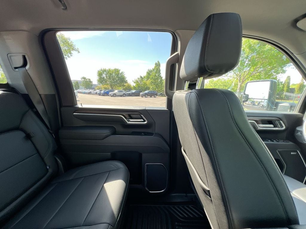 2025 GMC Sierra SLT