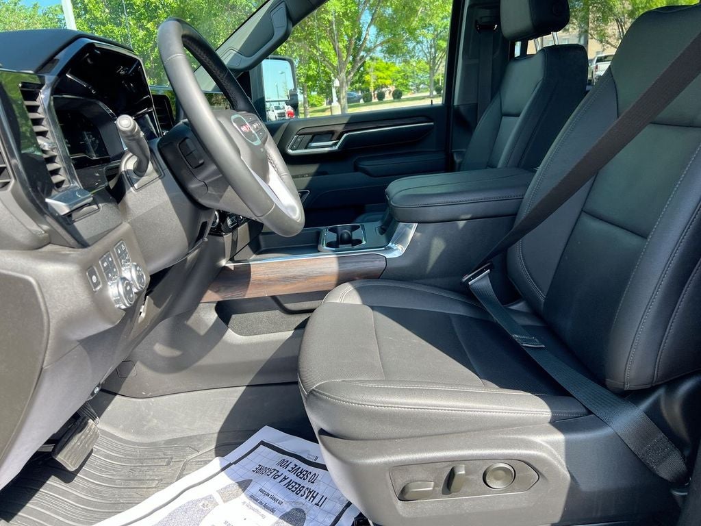2025 GMC Sierra SLT
