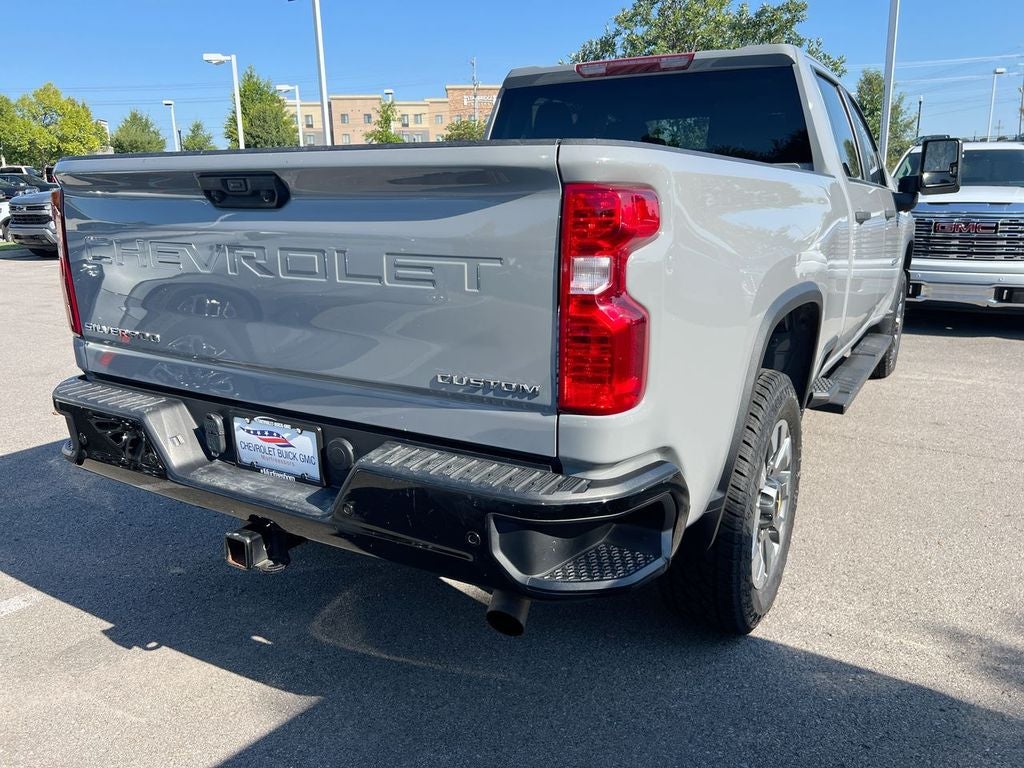 2025 Chevrolet Silverado Custom