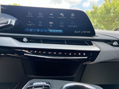 2025 Cadillac OPTIQ Luxury