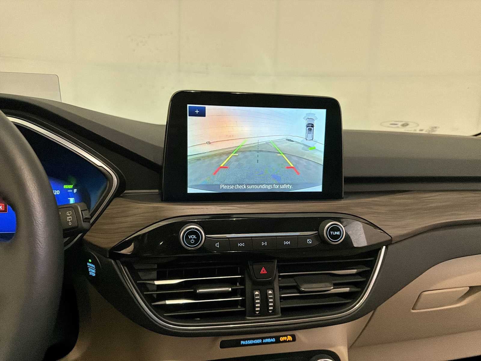 2020 Ford Escape Titanium Hybrid AWD
