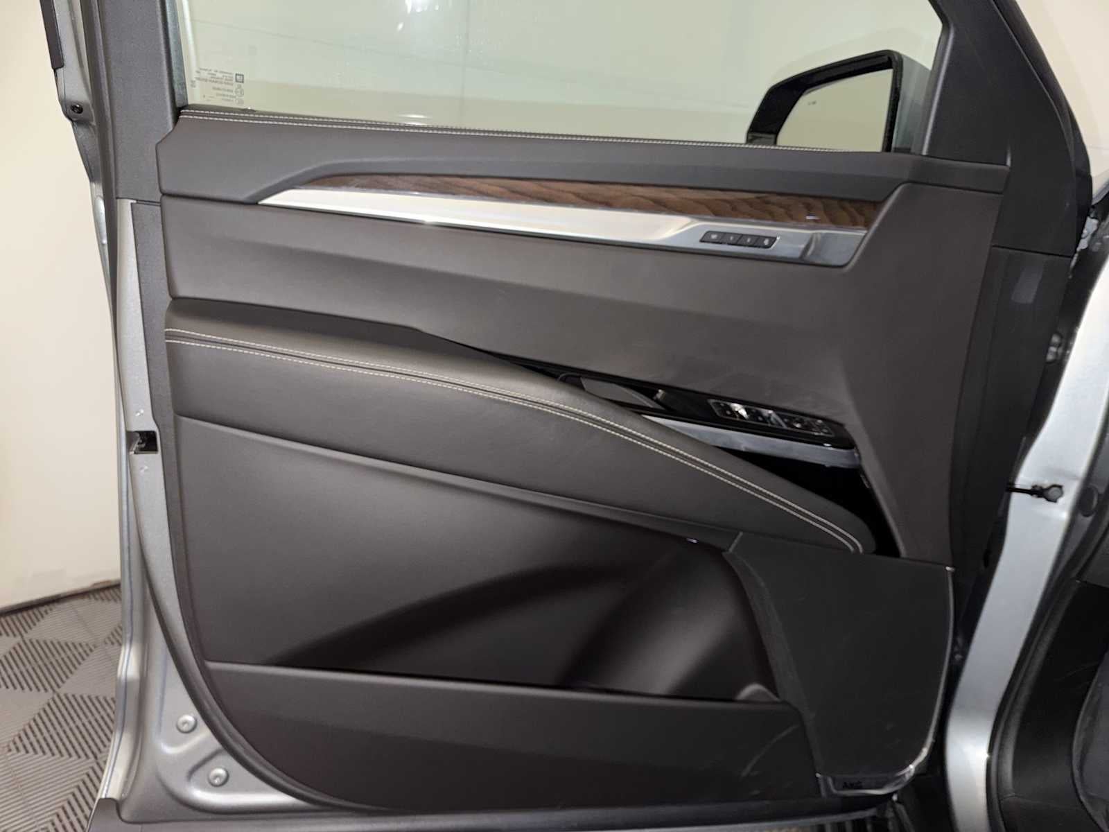 2025 Cadillac Escalade ESV 4WD 4dr Sport Platinum