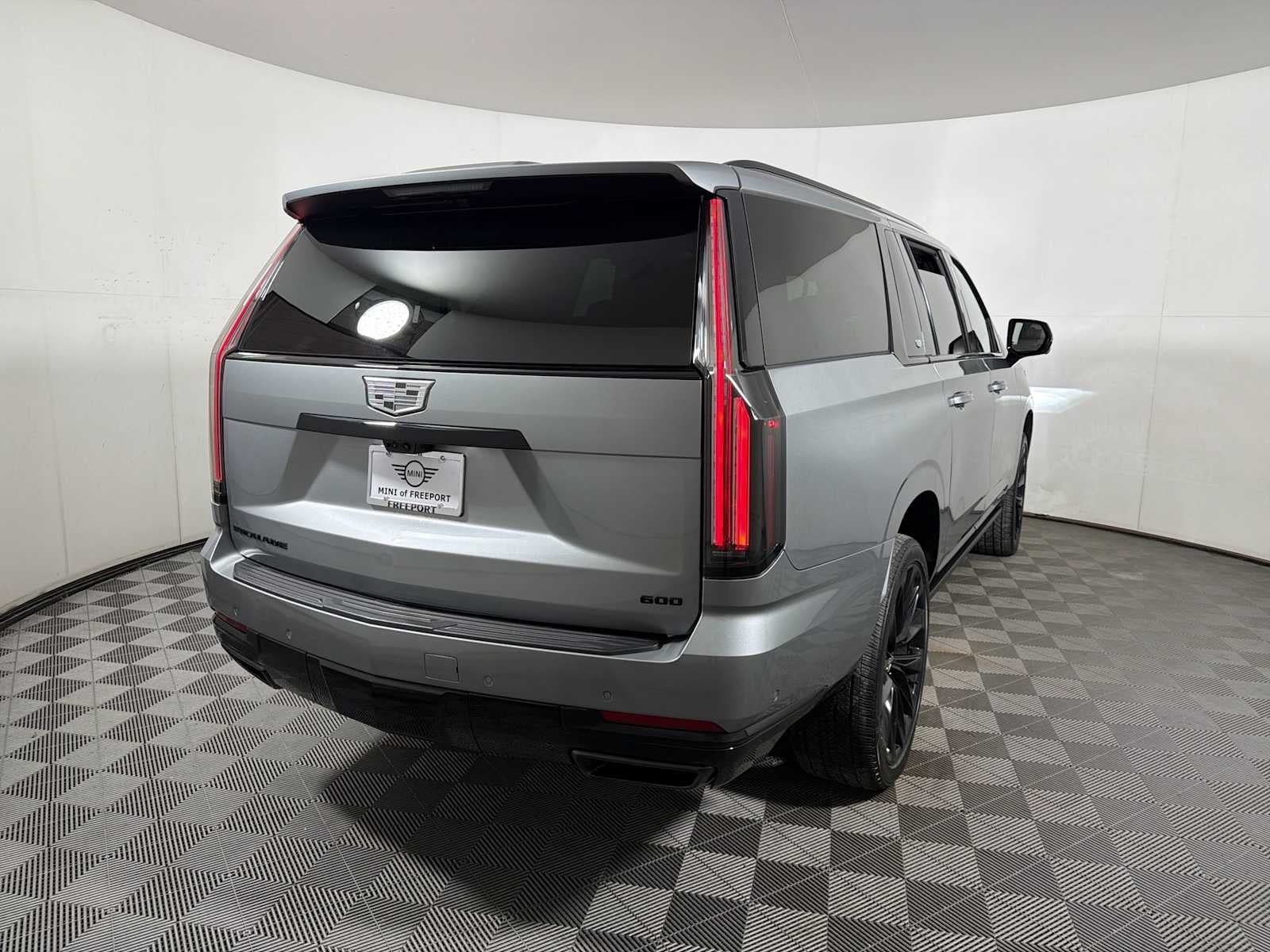 2025 Cadillac Escalade ESV 4WD 4dr Sport Platinum