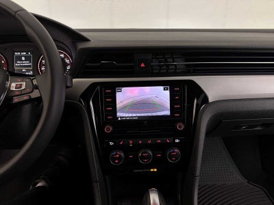 2022 Volkswagen Passat 2.0T SE Auto