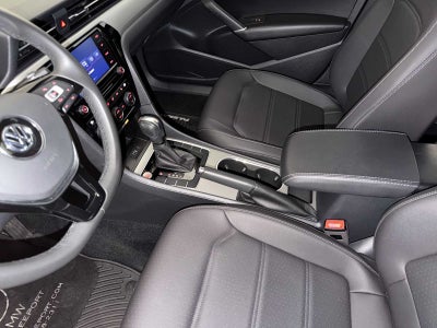 2022 Volkswagen Passat 2.0T SE Auto