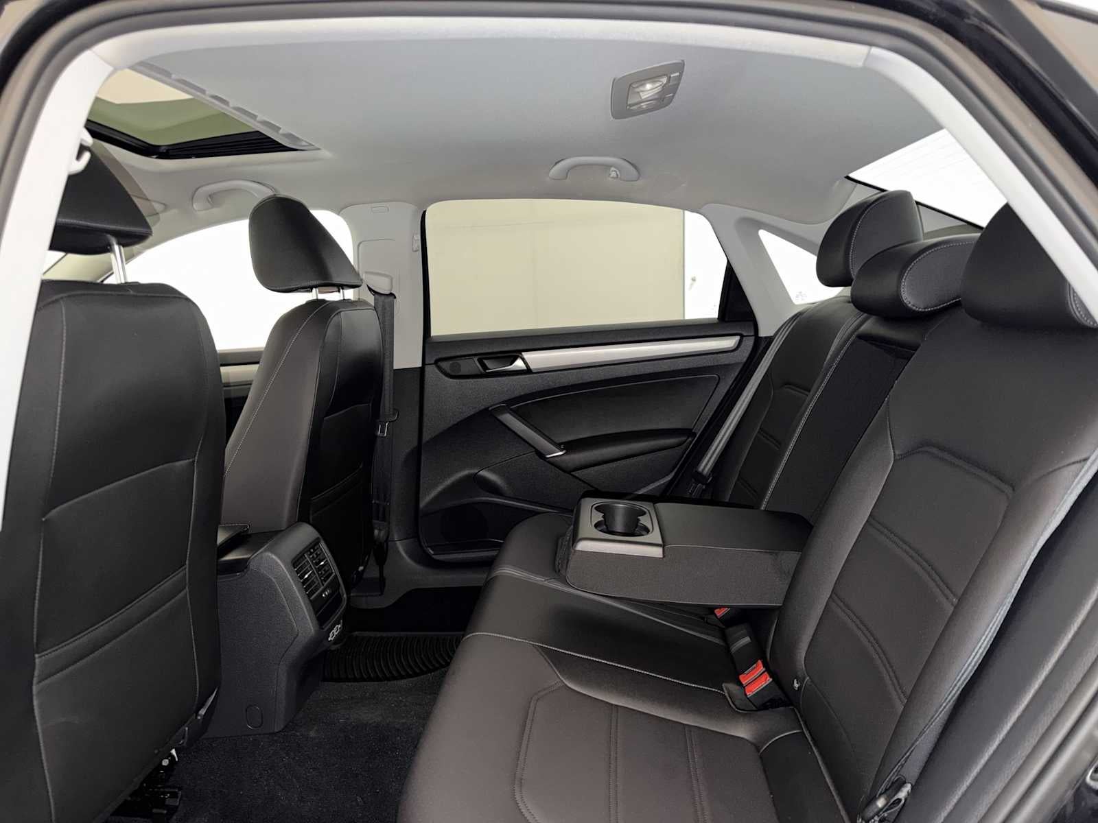 2022 Volkswagen Passat 2.0T SE Auto