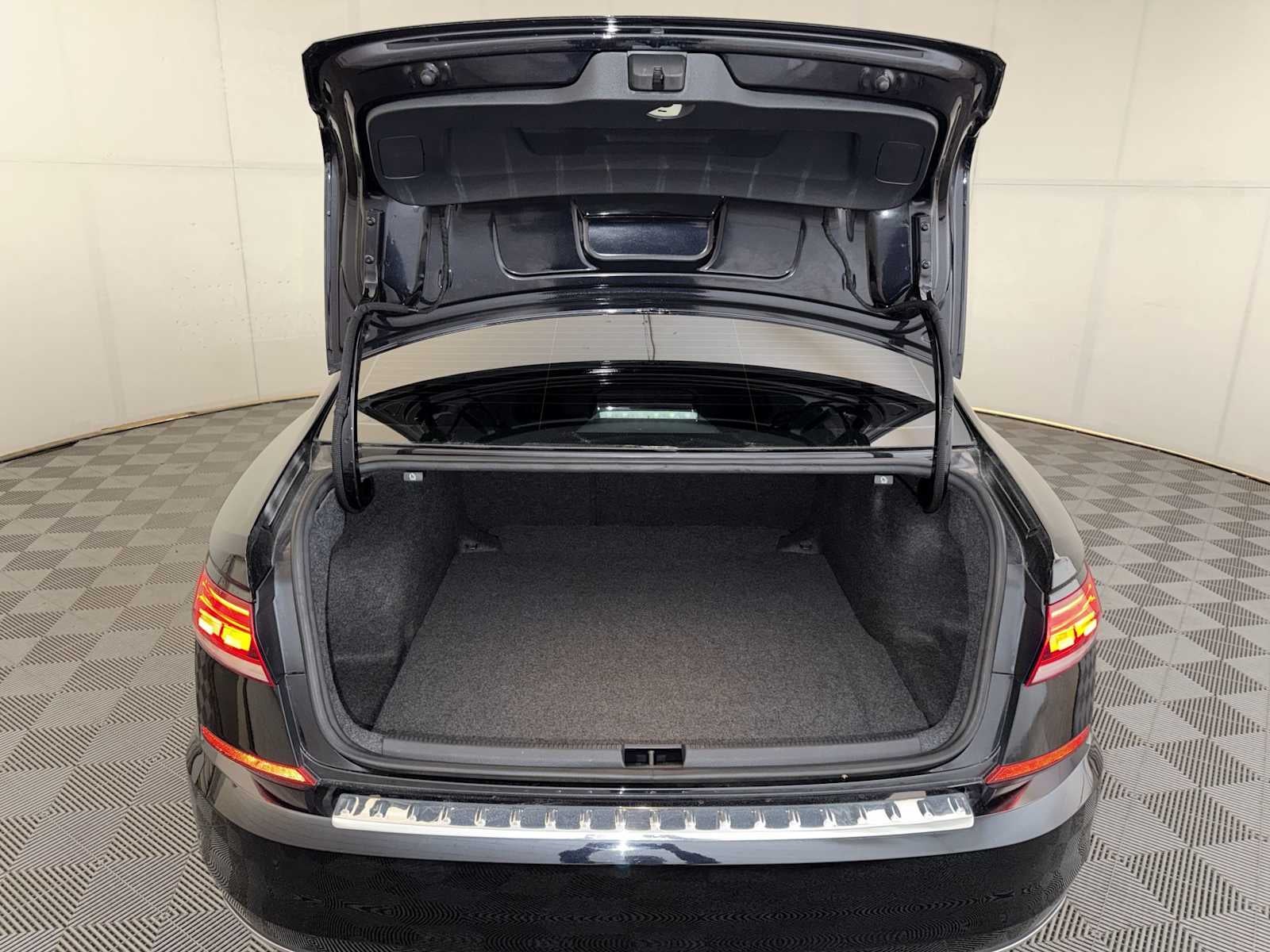 2022 Volkswagen Passat 2.0T SE Auto