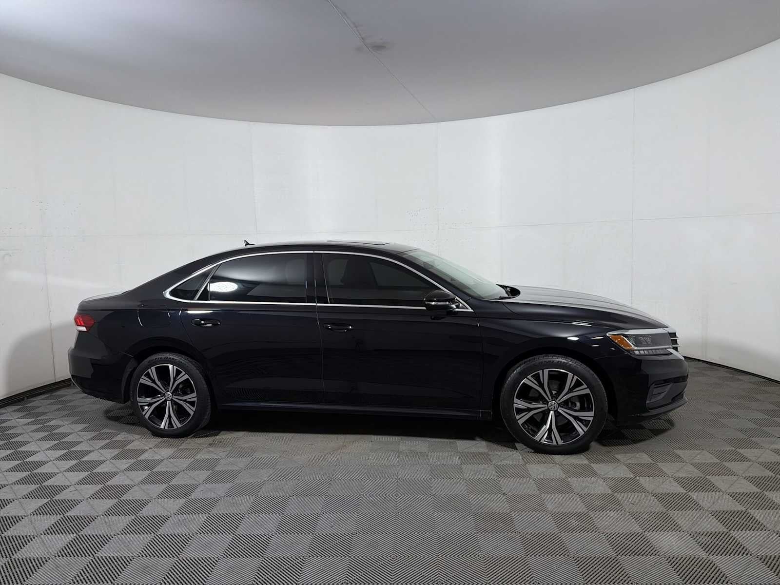 2022 Volkswagen Passat 2.0T SE Auto