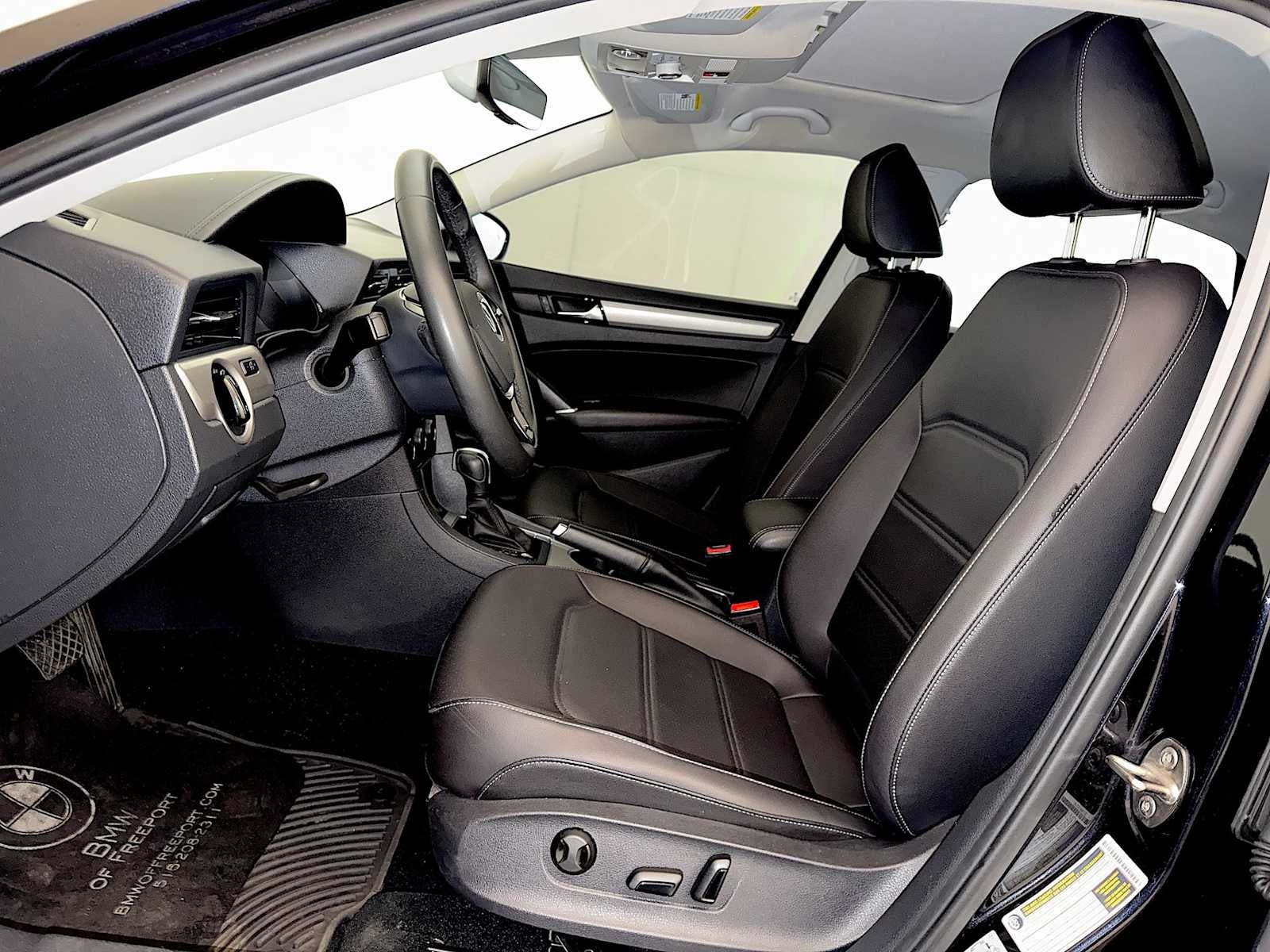 2022 Volkswagen Passat 2.0T SE Auto