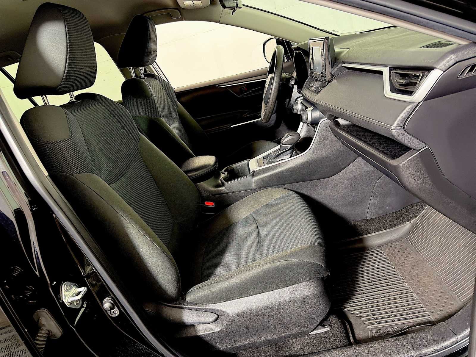 2022 Toyota RAV4 LE AWD