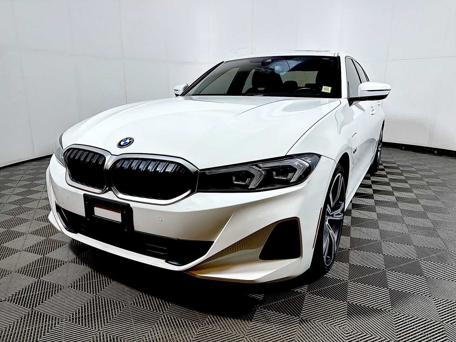 2023 BMW 3 Series 330e xDrive Plug-In Hybrid