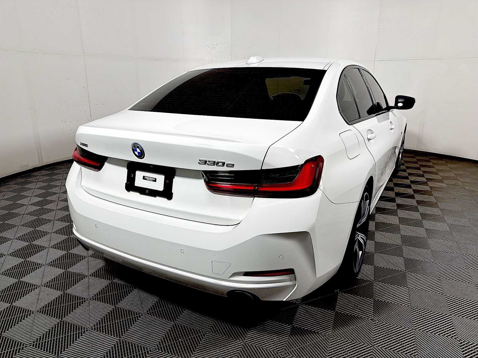 2023 BMW 3 Series 330e xDrive Plug-In Hybrid