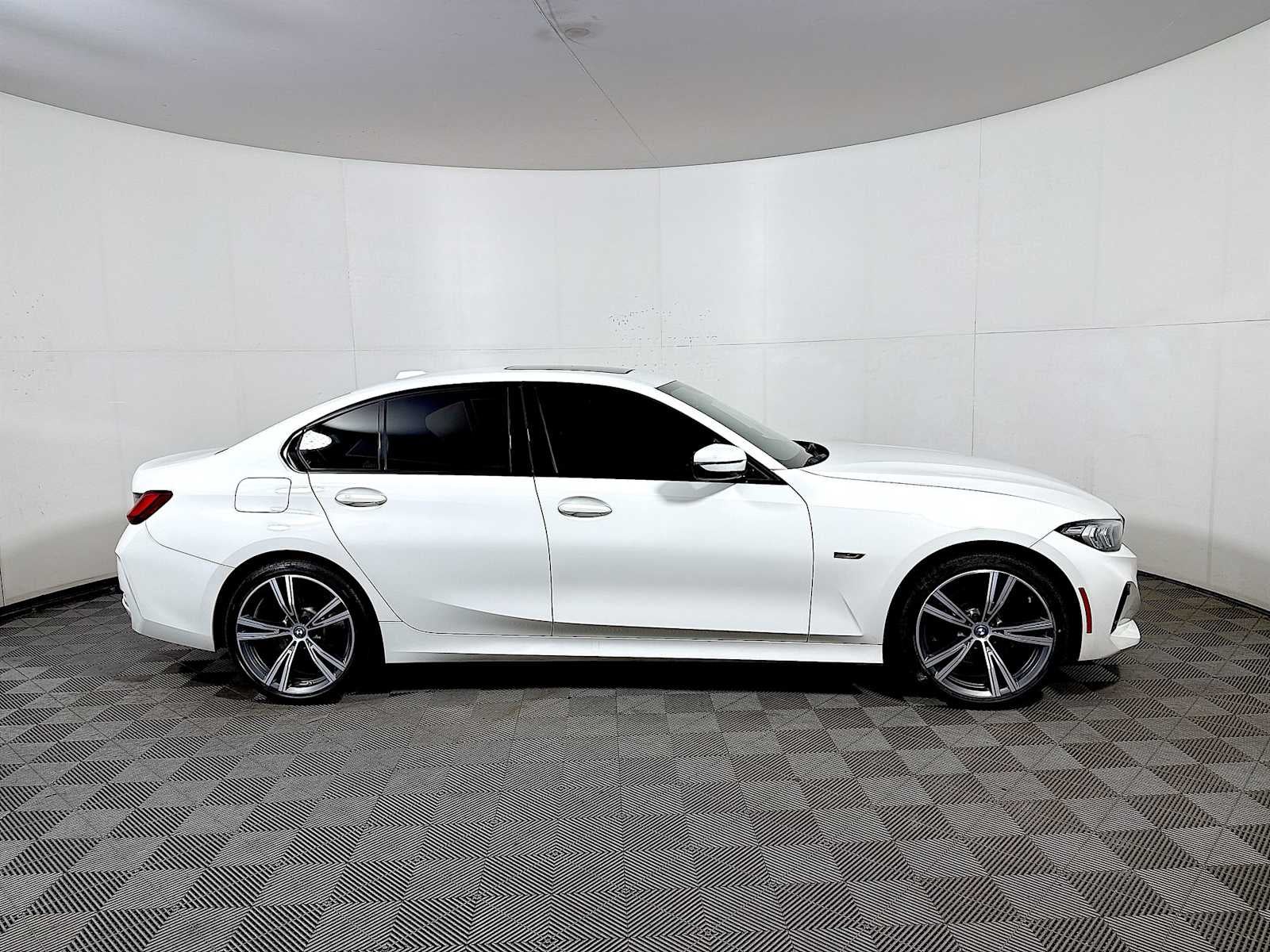 2023 BMW 3 Series 330e xDrive Plug-In Hybrid