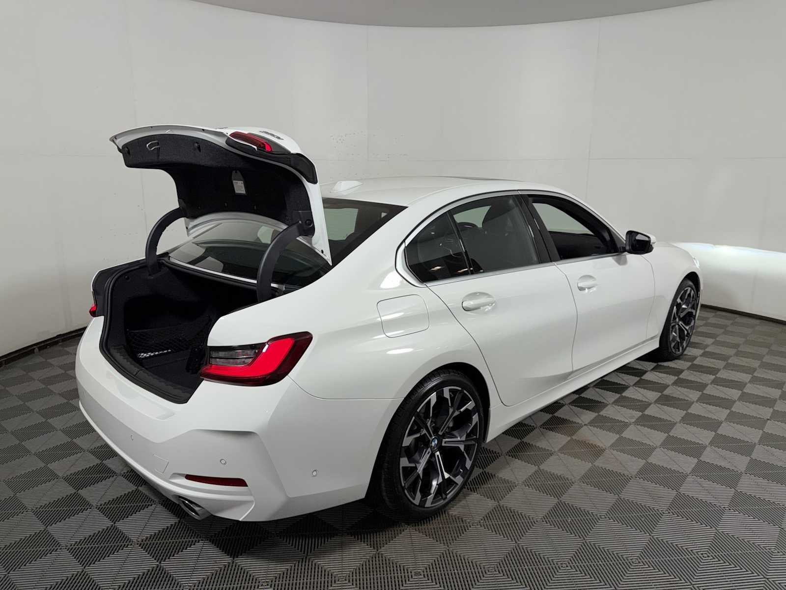 2025 BMW 3 Series 330i xDrive Sedan