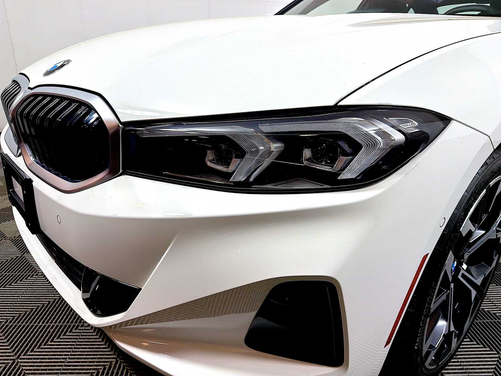 2025 BMW 3 Series 330i xDrive Sedan