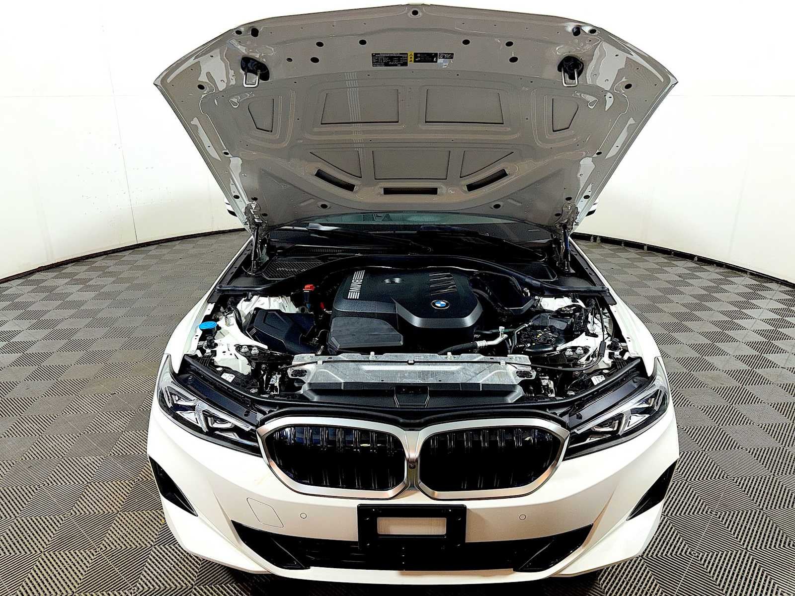 2025 BMW 3 Series 330i xDrive Sedan