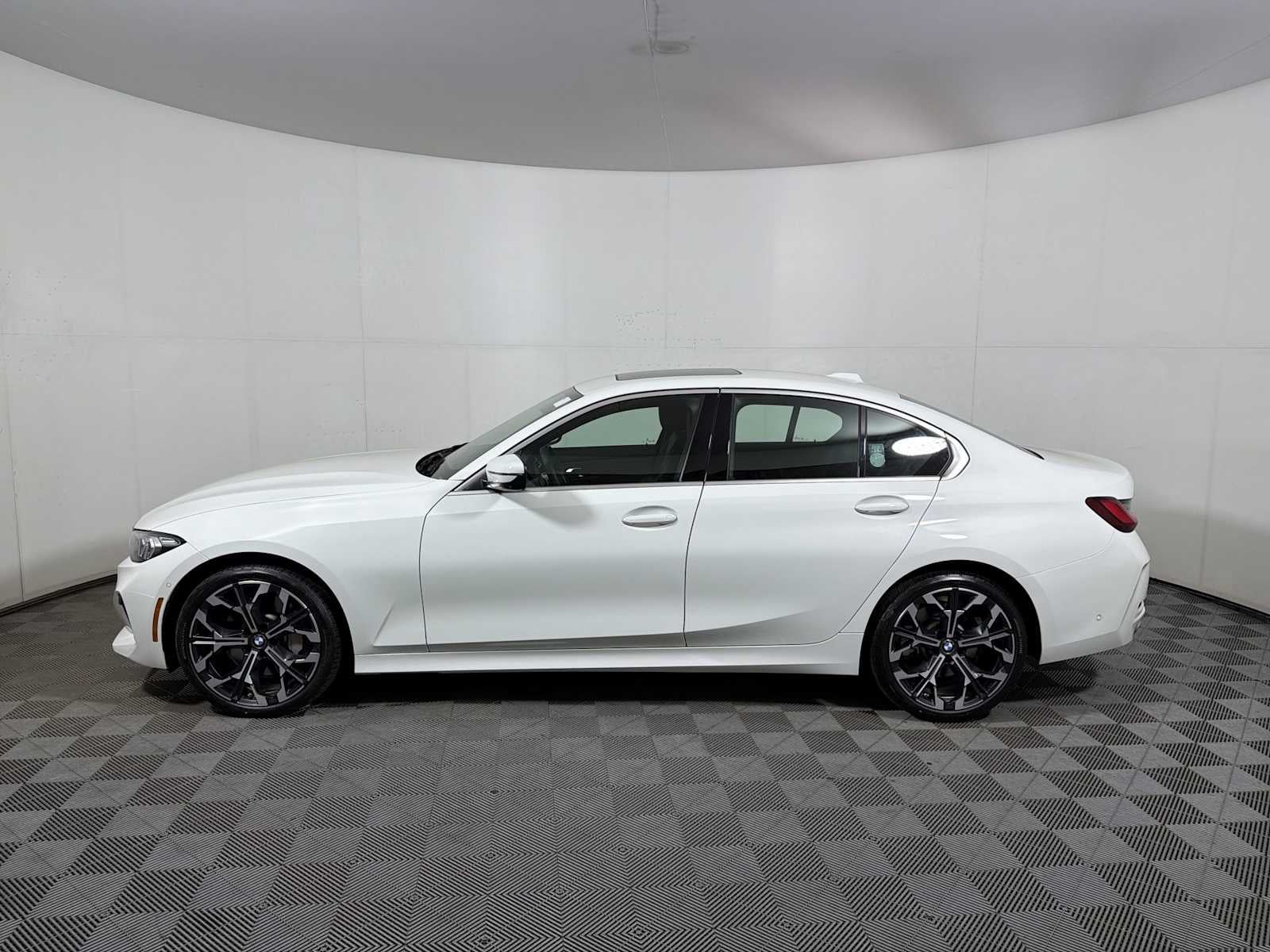 2025 BMW 3 Series 330i xDrive Sedan