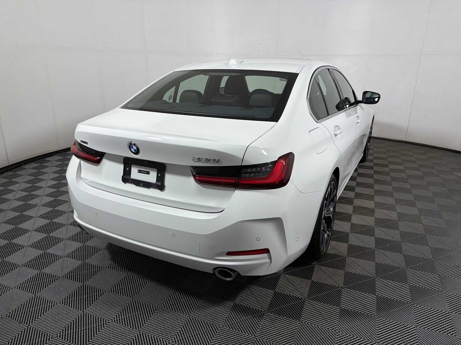 2025 BMW 3 Series 330i xDrive Sedan