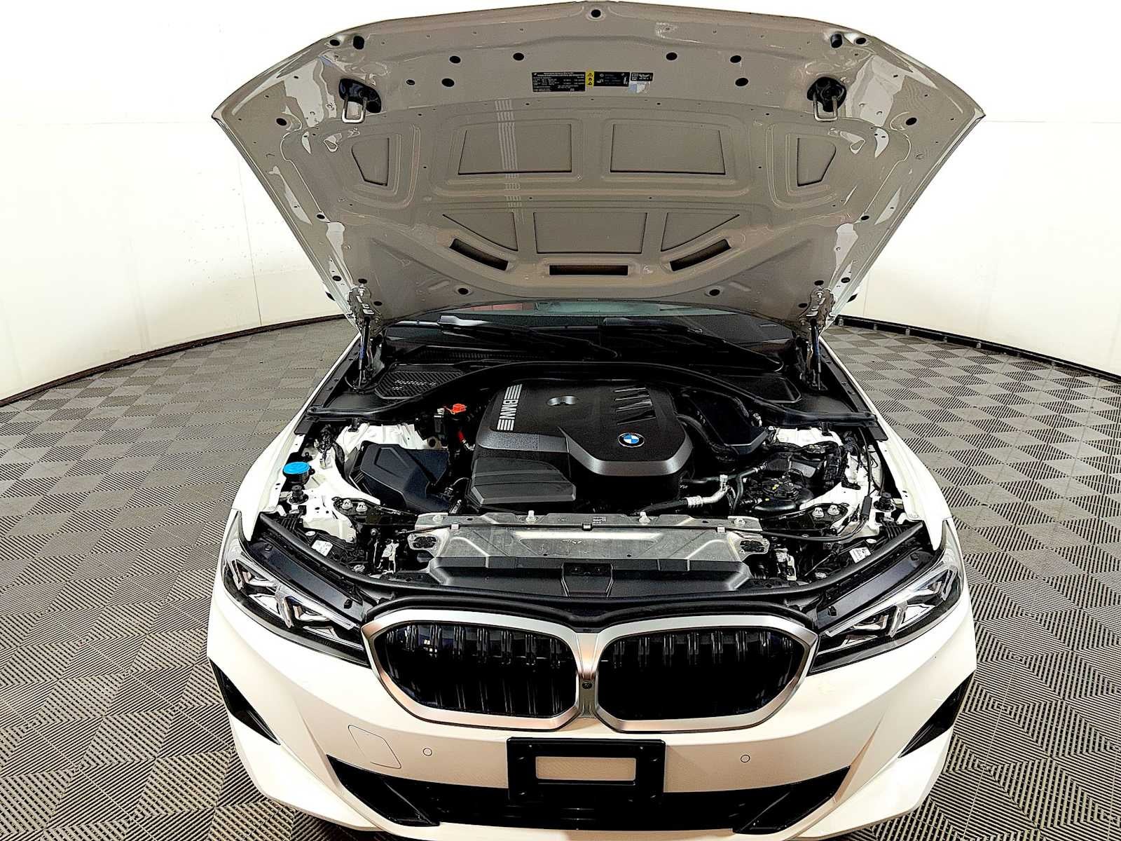 2025 BMW 3 Series 330i xDrive Sedan