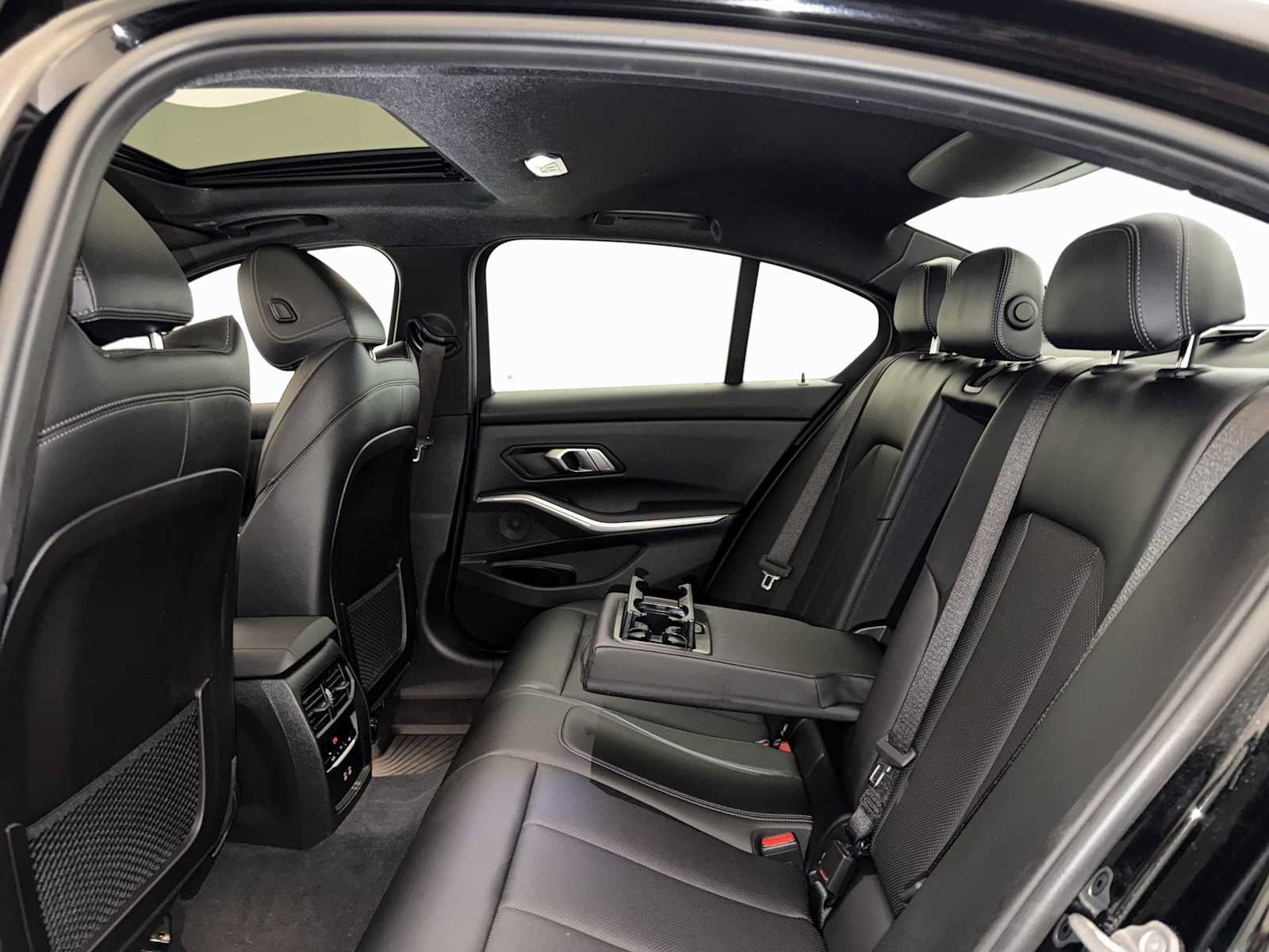 2023 BMW 3 Series 330i xDrive Sedan