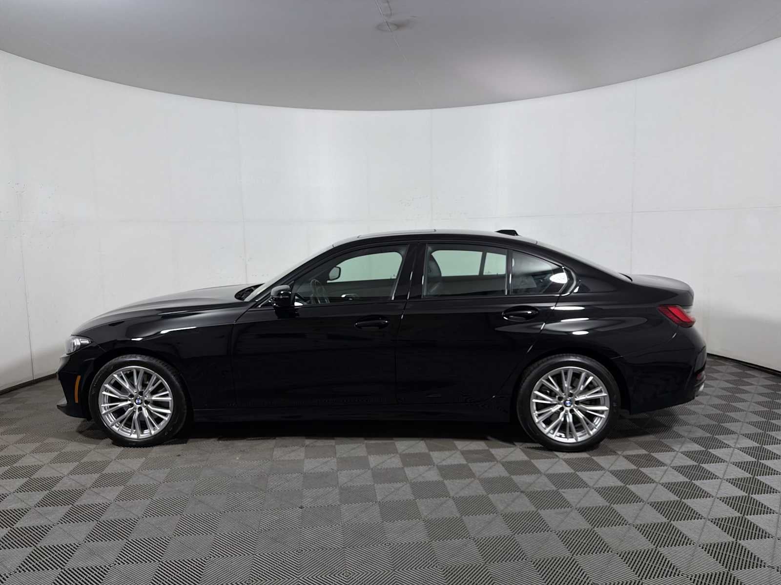 2023 BMW 3 Series 330i xDrive Sedan