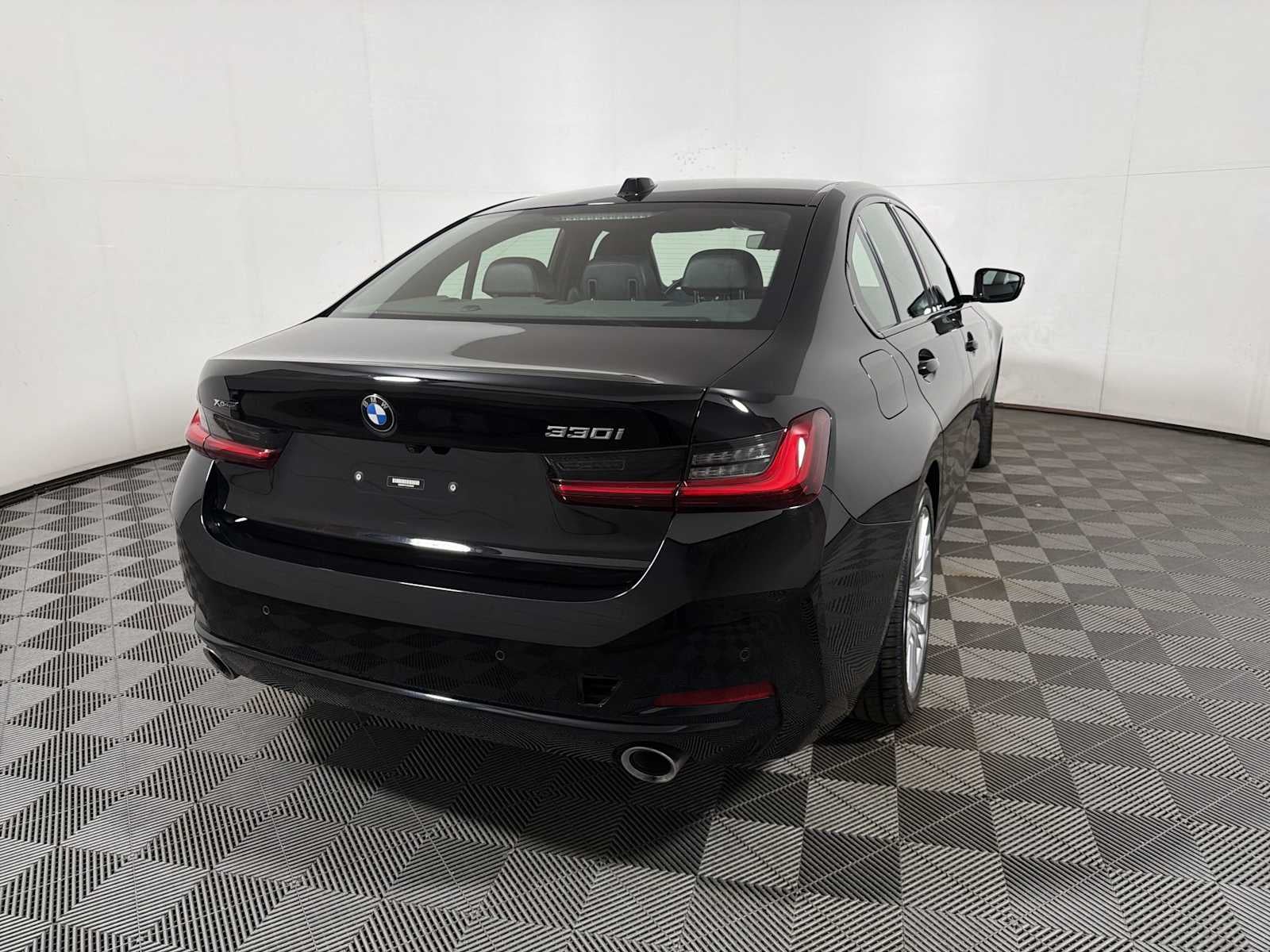 2023 BMW 3 Series 330i xDrive Sedan