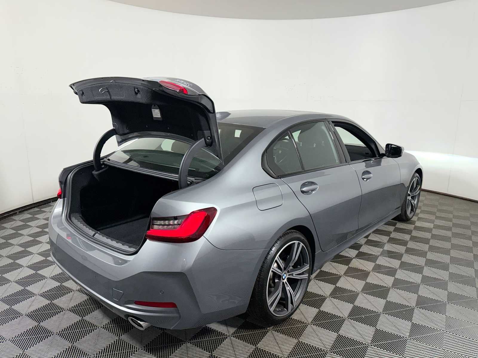 2023 BMW 3 Series 330i xDrive Sedan