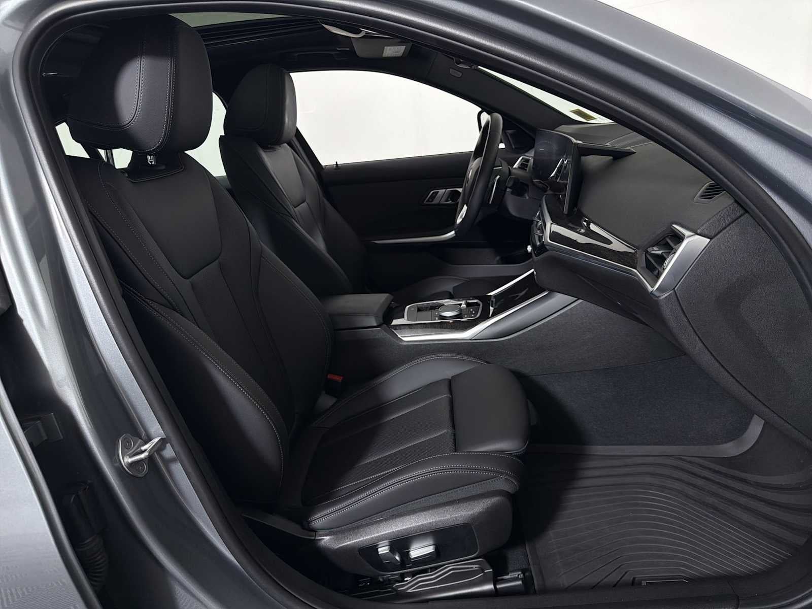 2023 BMW 3 Series 330i xDrive Sedan