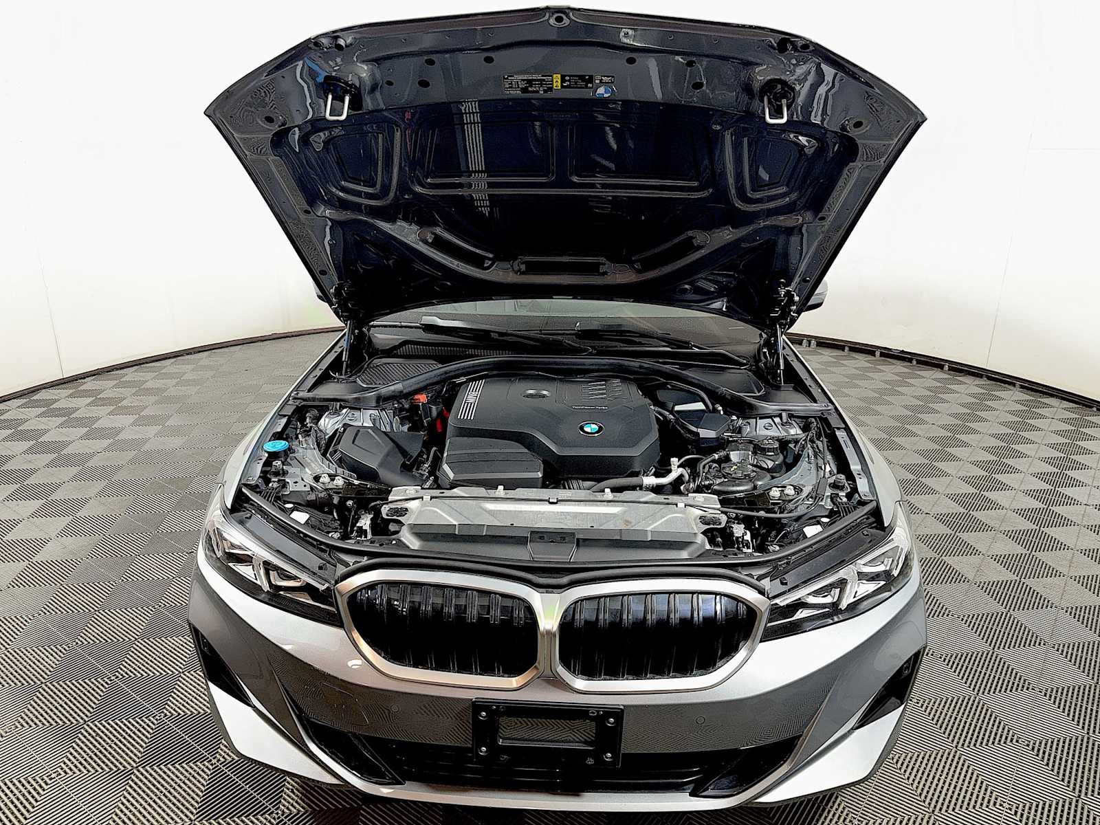 2023 BMW 3 Series 330i xDrive Sedan