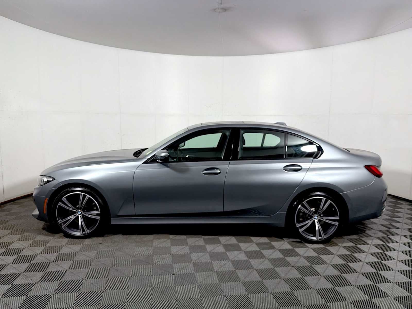2023 BMW 3 Series 330i xDrive Sedan