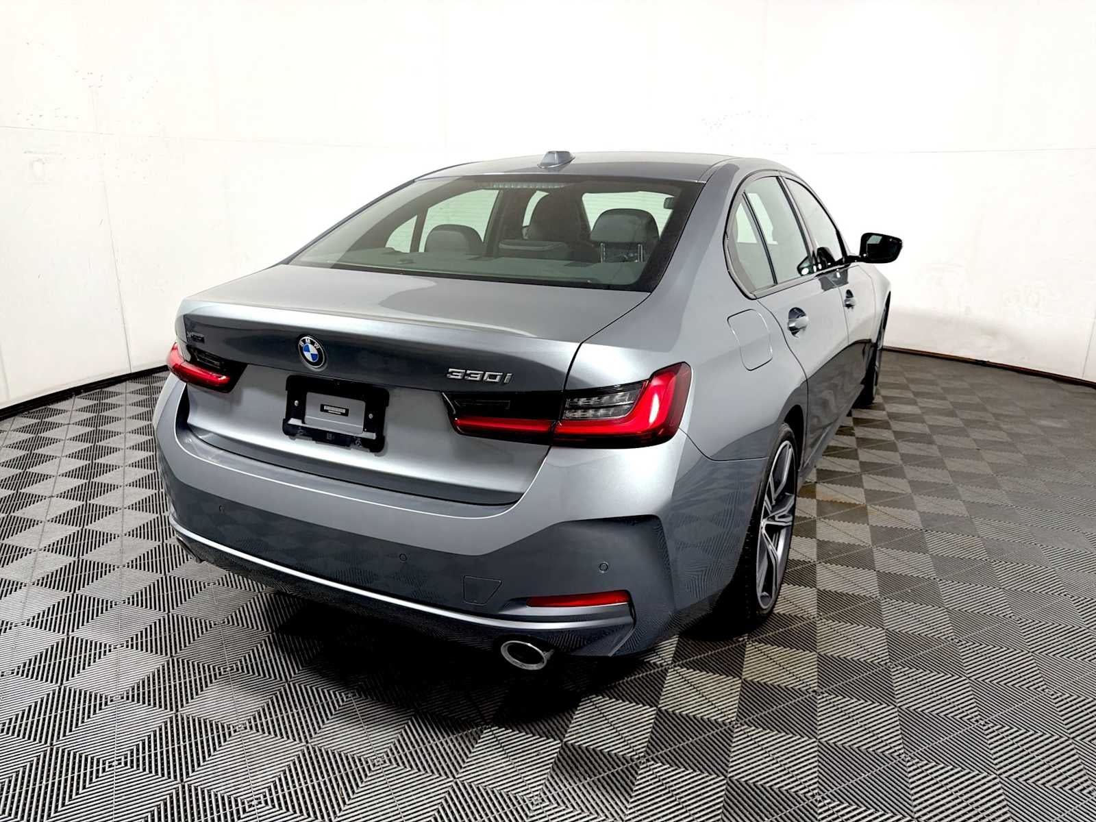 2023 BMW 3 Series 330i xDrive Sedan
