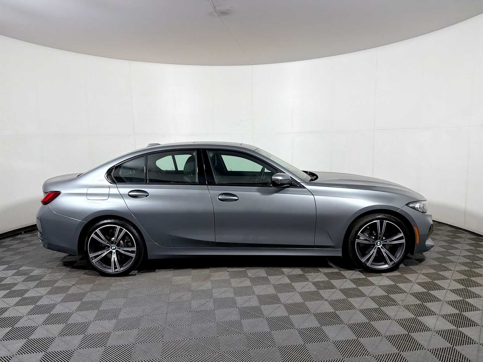 2023 BMW 3 Series 330i xDrive Sedan
