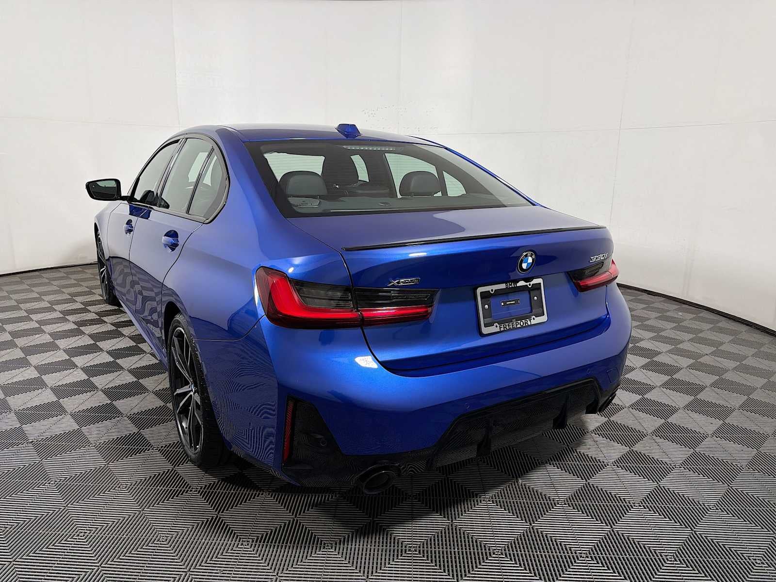 2024 BMW 3 Series 330i xDrive Sedan