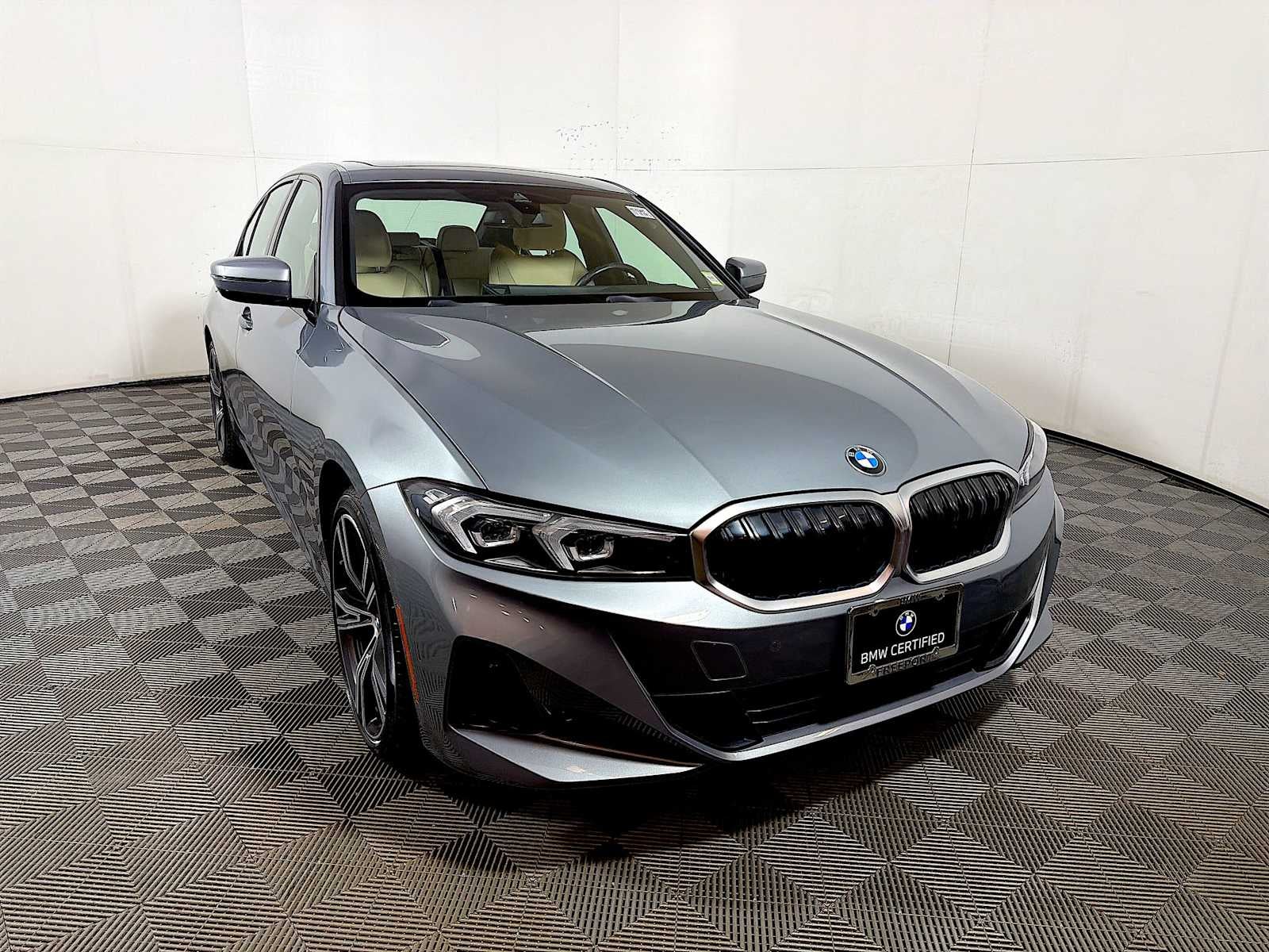 2023 BMW 3 Series 330i xDrive Sedan