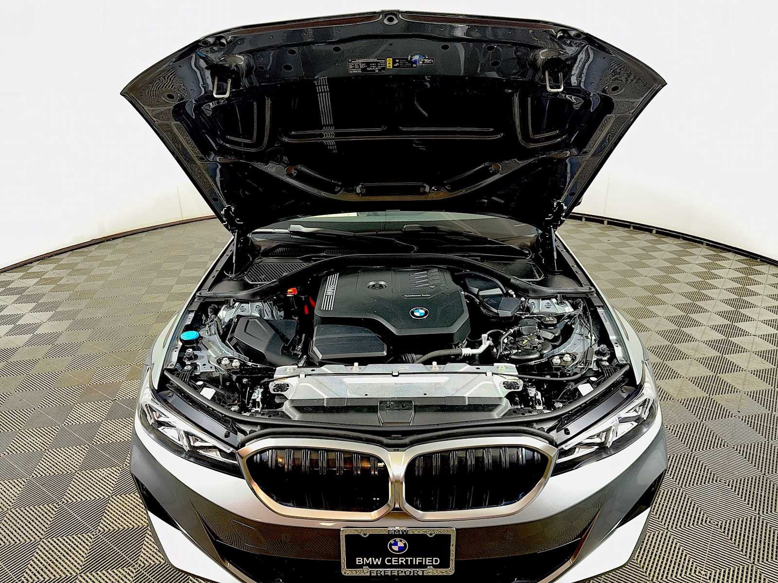 2023 BMW 3 Series 330i xDrive Sedan