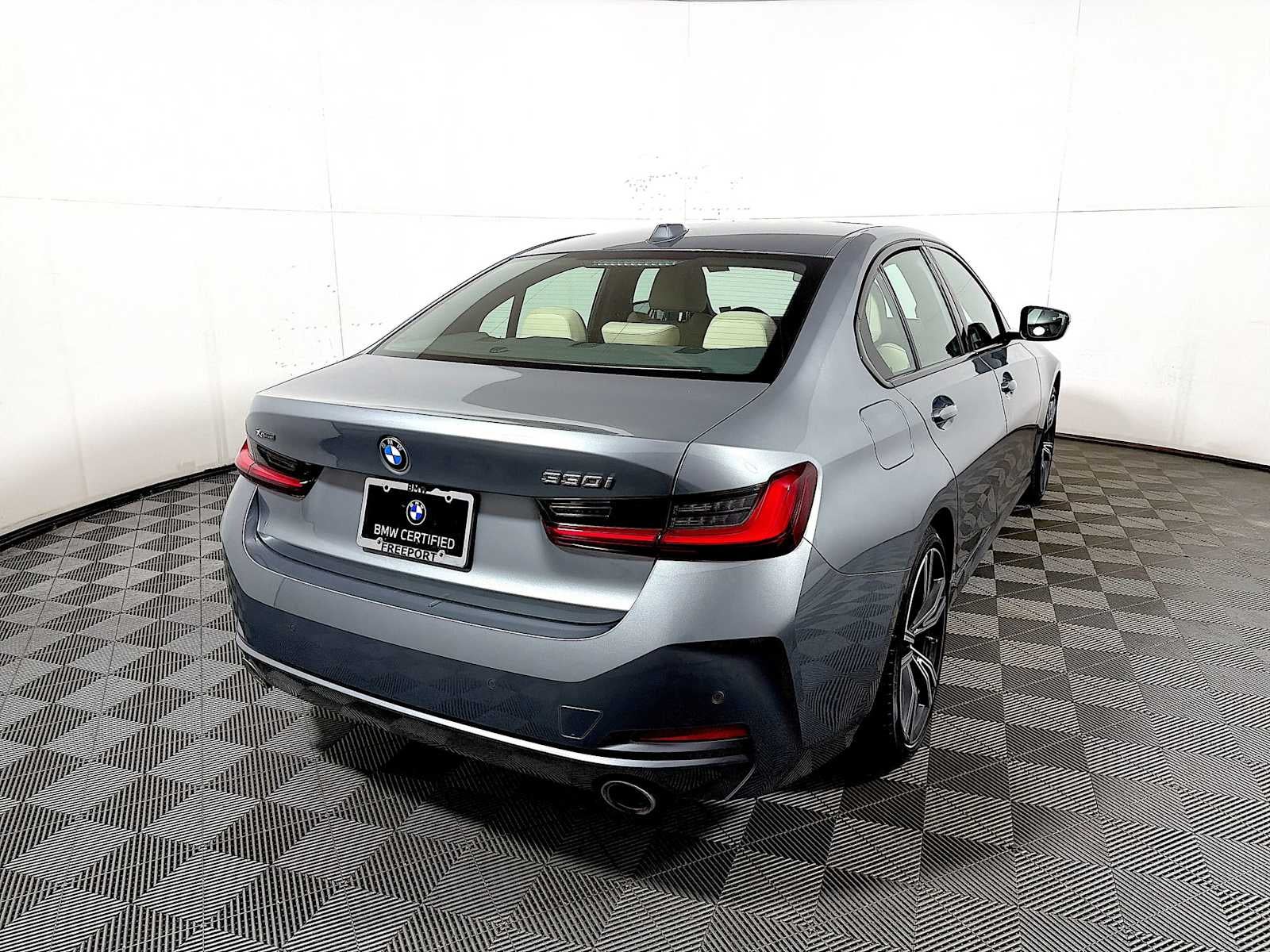 2023 BMW 3 Series 330i xDrive Sedan