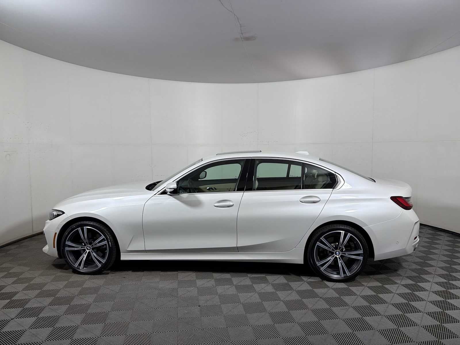 2024 BMW 3 Series 330i xDrive Sedan