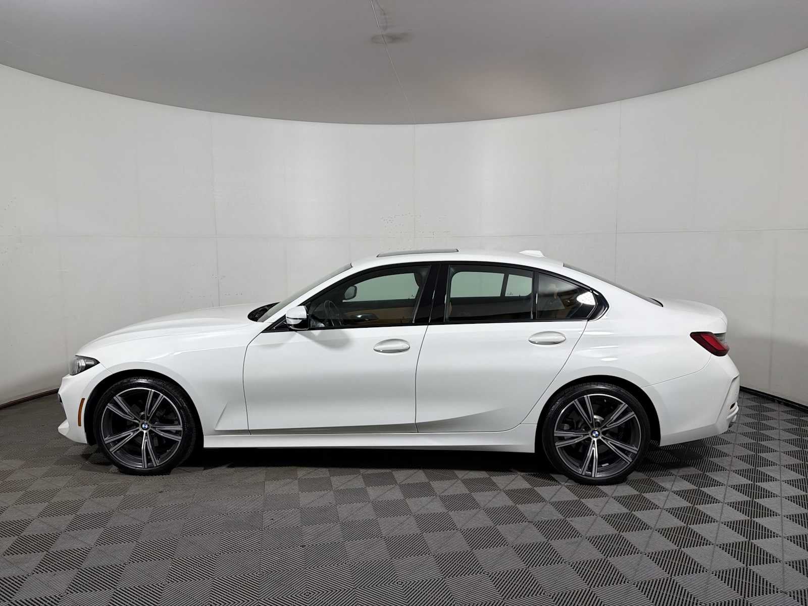 2023 BMW 3 Series 330i xDrive Sedan