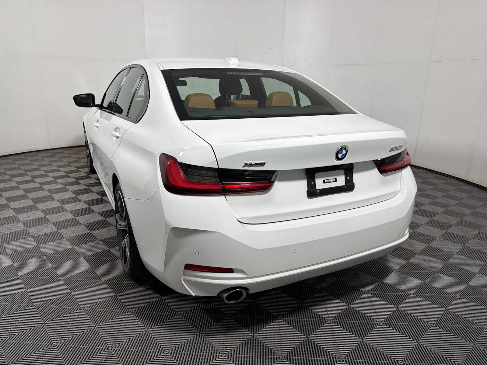 2023 BMW 3 Series 330i xDrive Sedan