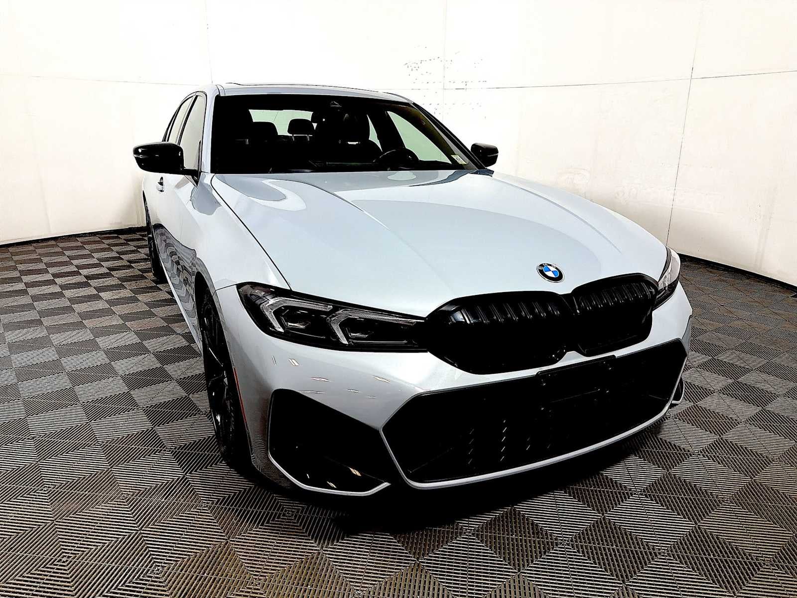 2023 BMW 3 Series 330i xDrive Sedan