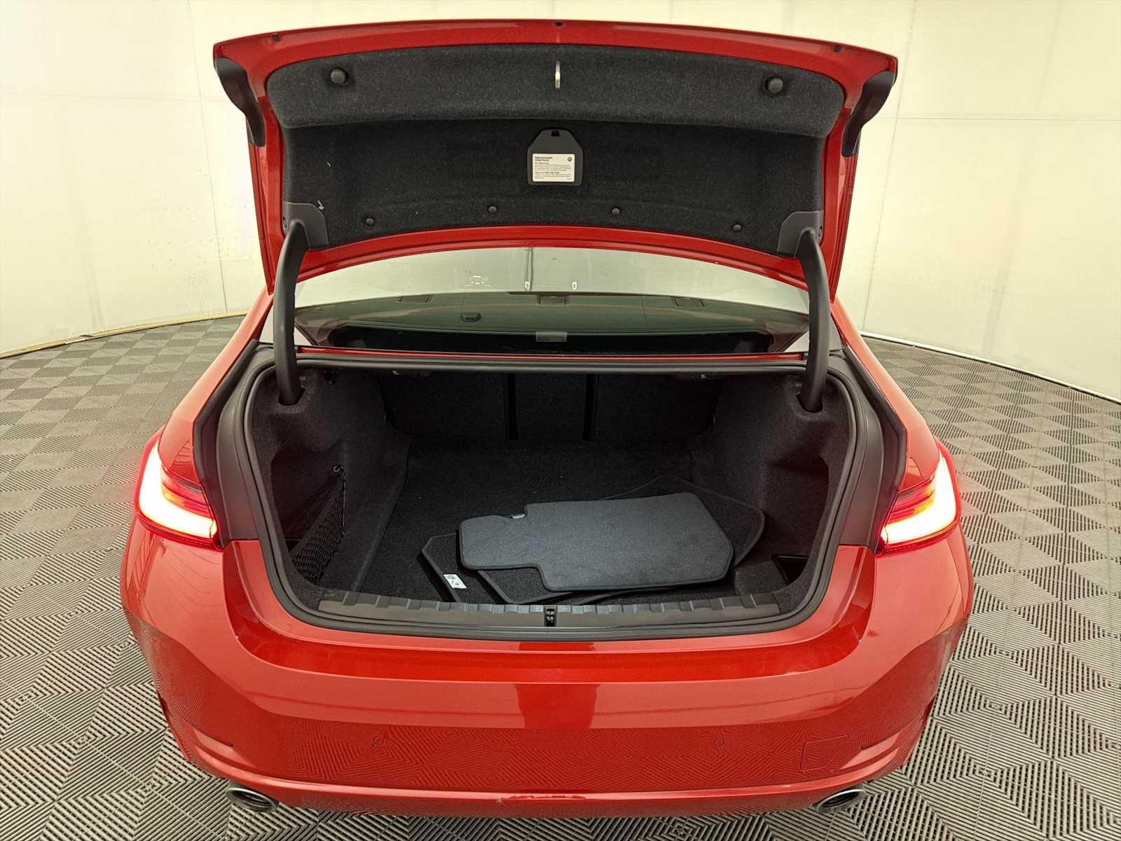 2023 BMW 3 Series 330i xDrive Sedan