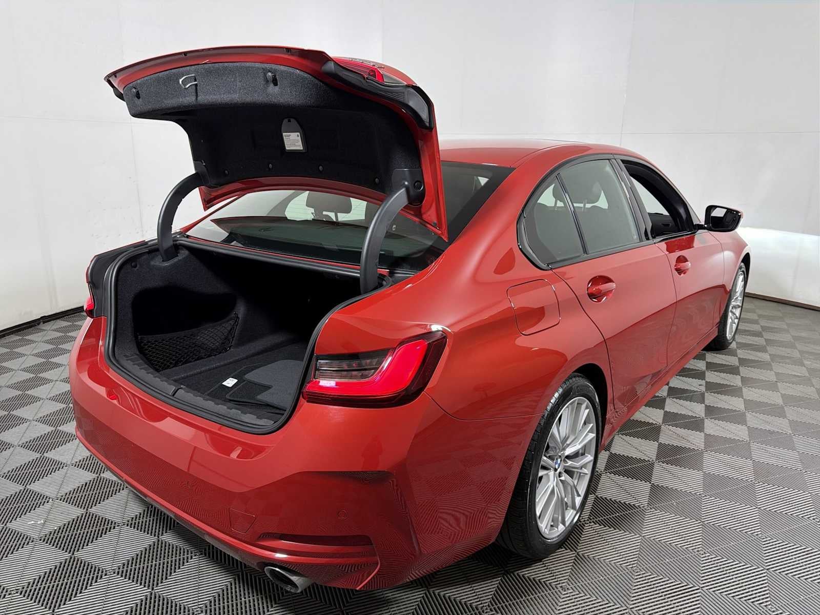 2023 BMW 3 Series 330i xDrive Sedan