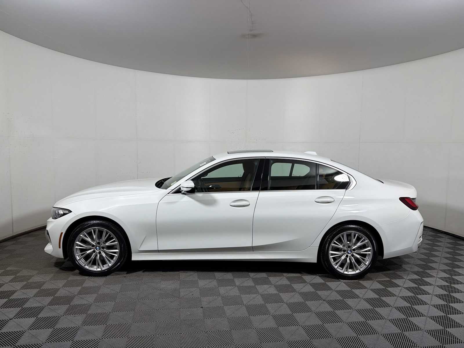 2024 BMW 3 Series 330i xDrive Sedan