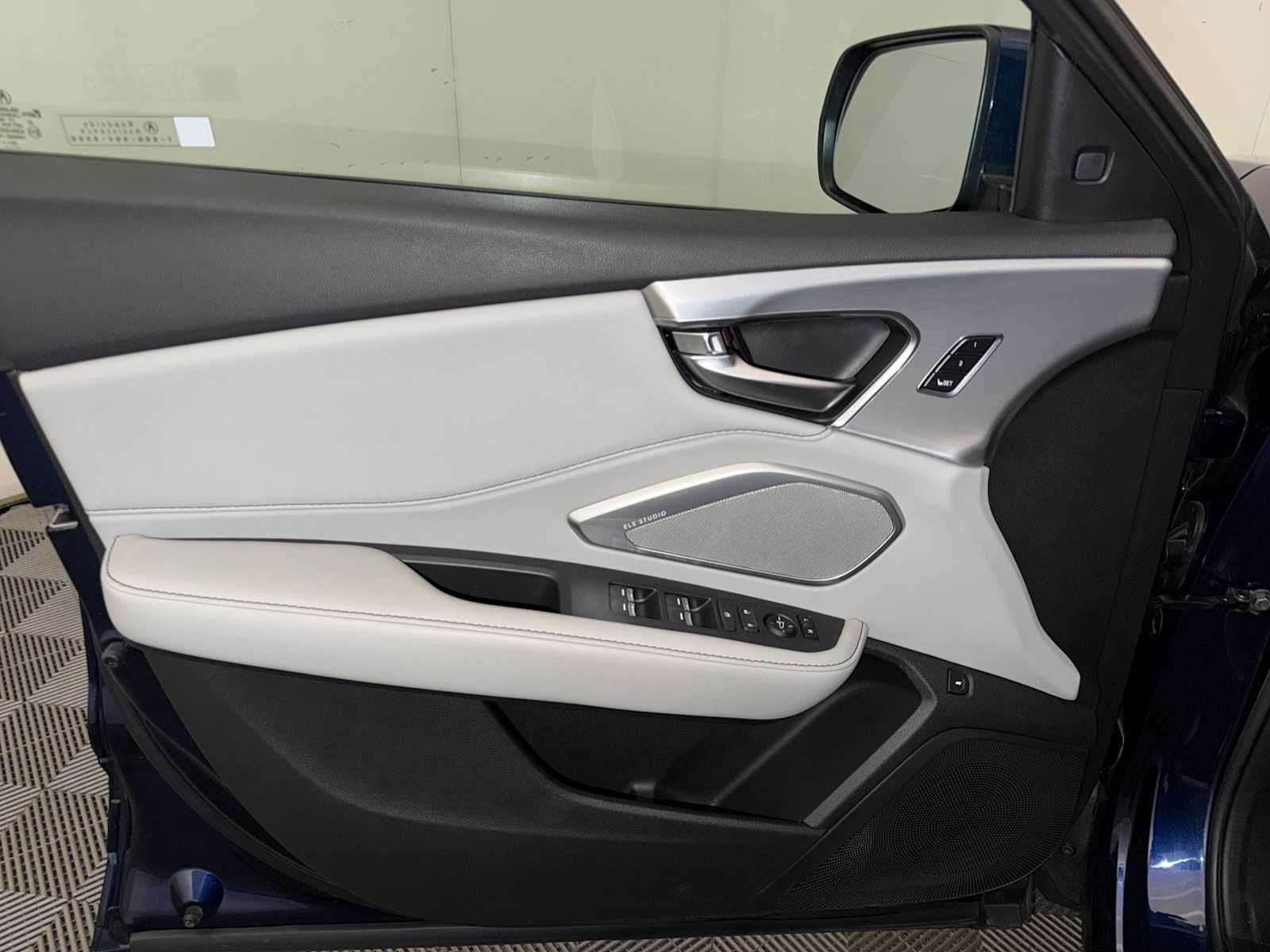 2023 Acura RDX SH-AWD w/Technology Package