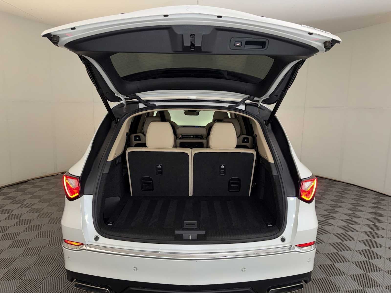 2023 Acura MDX SH-AWD w/Technology Package