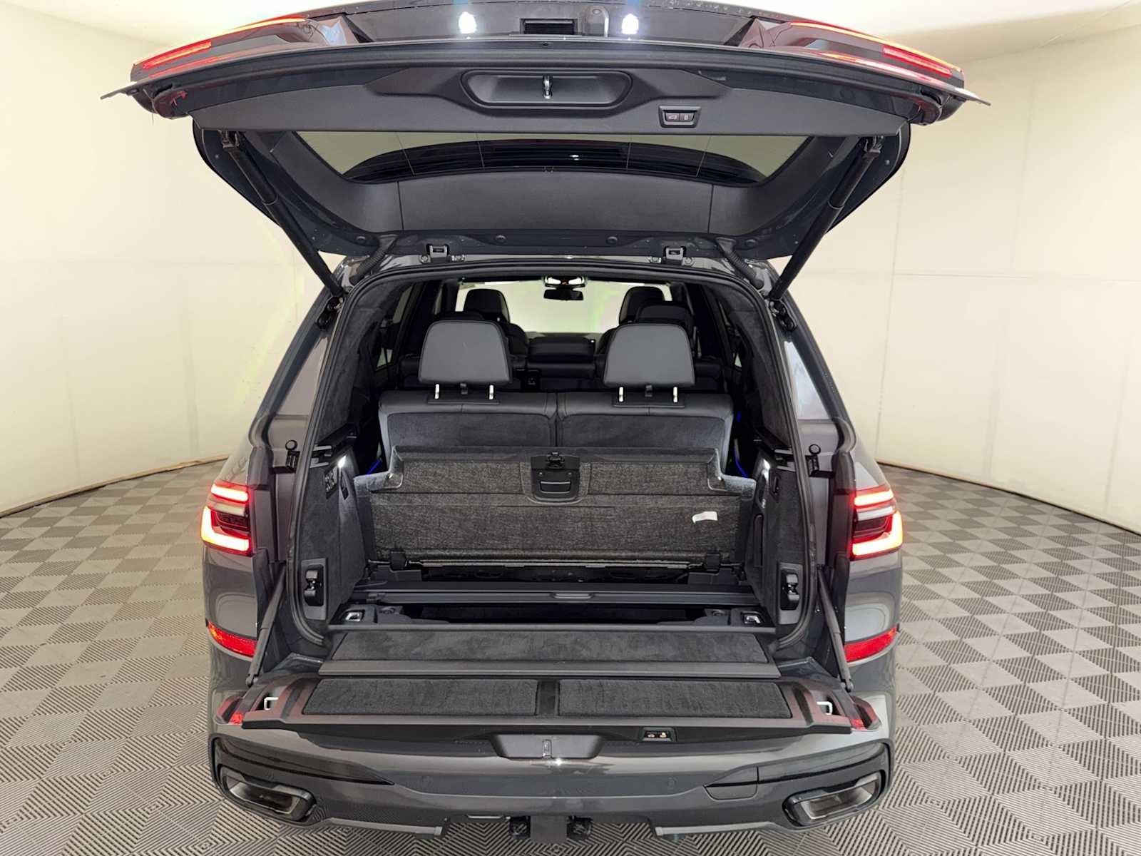 2024 BMW X7 xDrive40i Sports Activity Vehicle