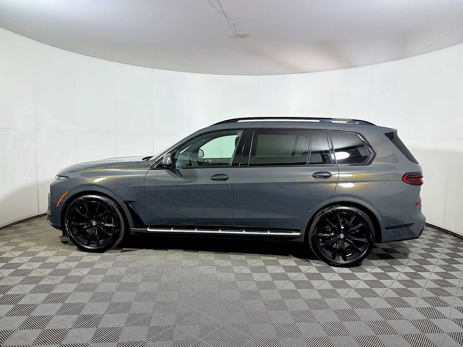 2024 BMW X7 xDrive40i Sports Activity Vehicle