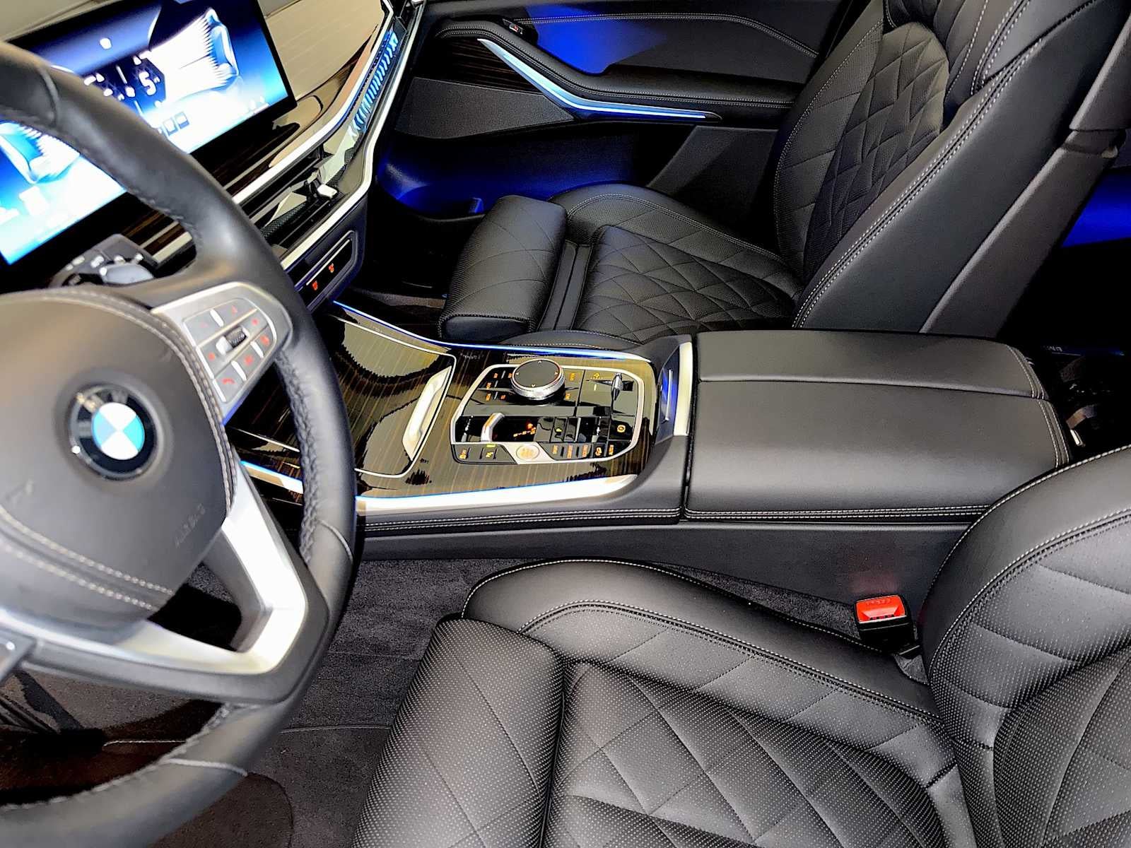 2026 BMW X7 xDrive40i Sports Activity Vehicle